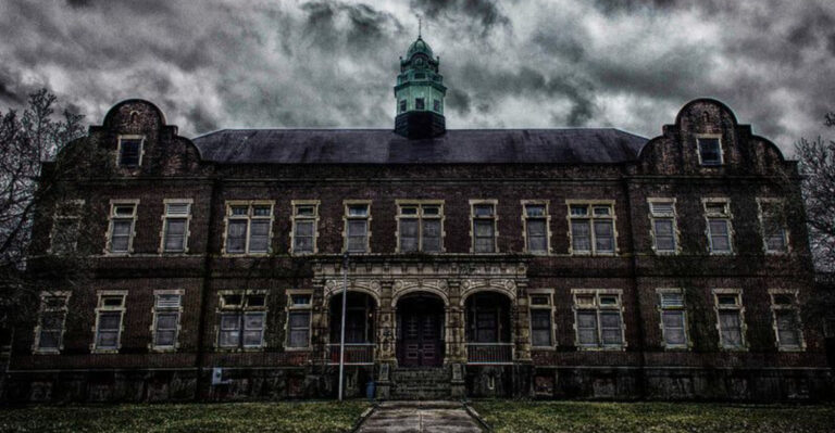 The Mysterious History Of This Abandoned Pennsylvania Building Continues To Fascinate Visitors