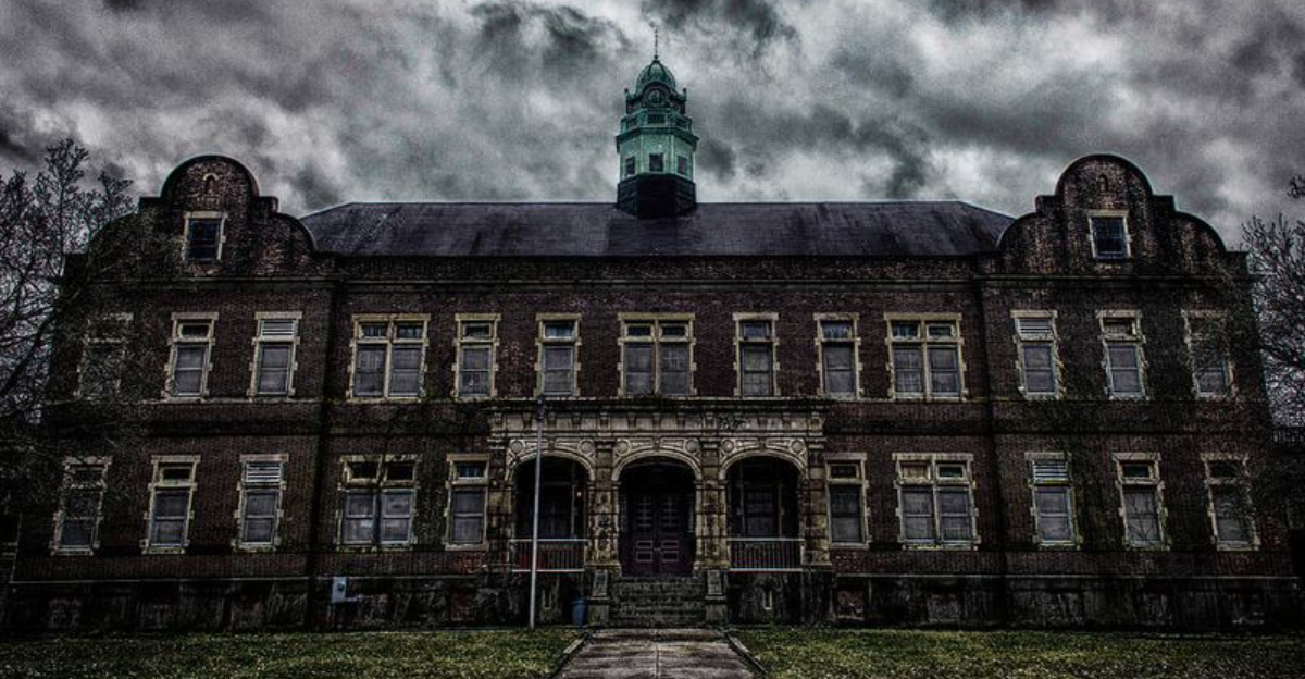 The Mysterious History Of This Abandoned Pennsylvania Building Continues To Fascinate Visitors