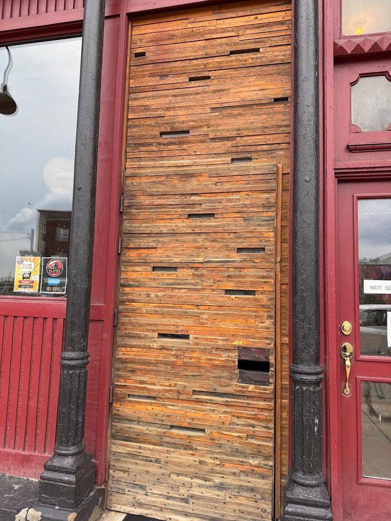 The Mystery Door: Finding the Entrance