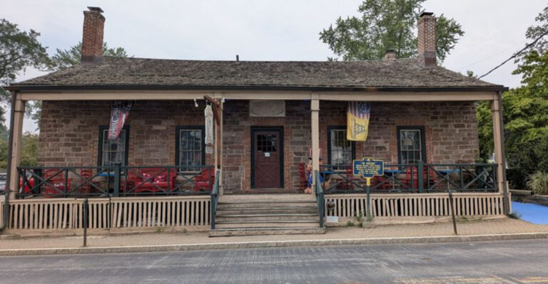 The Oldest Tavern In New York Has A Remarkable Story Every American Should Hear