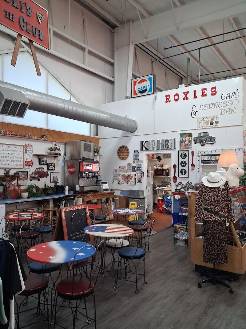 The On-Site Cafe Is a Lifesaver for Long Browsing Sessions