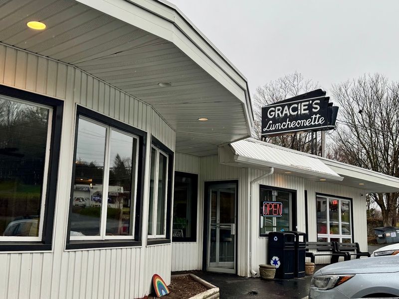 The Perfect Road Trip Pit Stop Between NYC and the Adirondacks