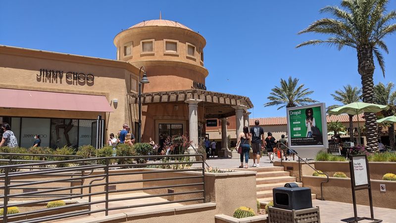 The Perfect Road Trip Stopover Between LA and Palm Springs