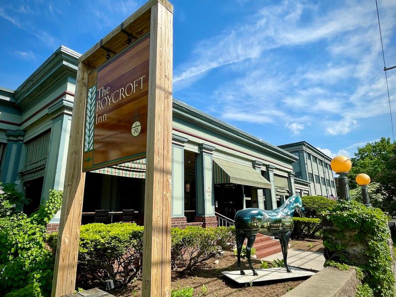 The Roycroft Inn: Old-World Elegance in a Small-Town Setting