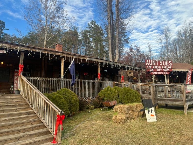 The Rustic, Cabin-Like Atmosphere You'll Love