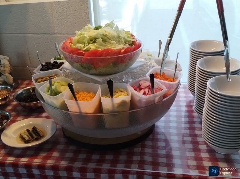The Salad Bar That Earns Its Own Praise