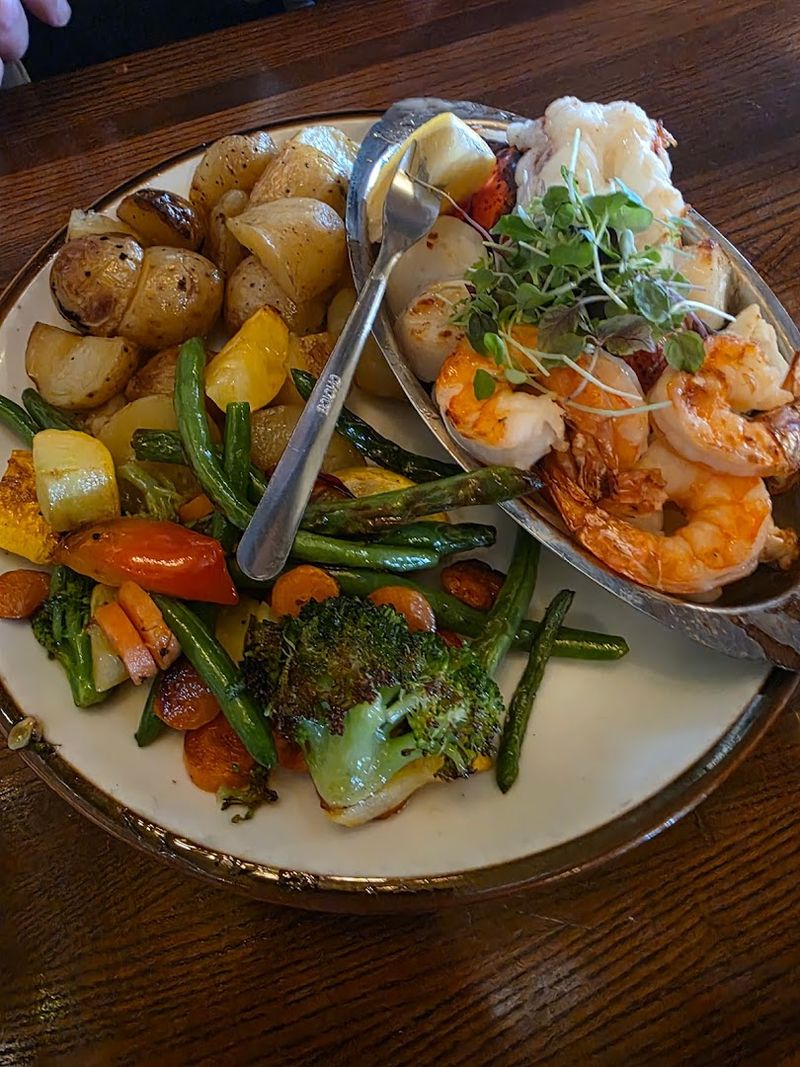 The Seafood Broil That Stopped a Cyclist in His Tracks