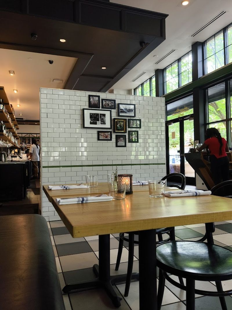 The Subway Tile Atmosphere and Ambiance