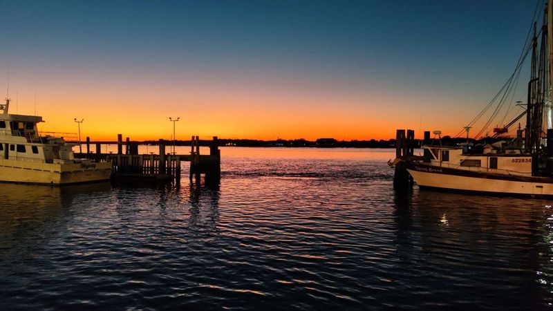 The Waterfront Setting That Makes Every Meal Better