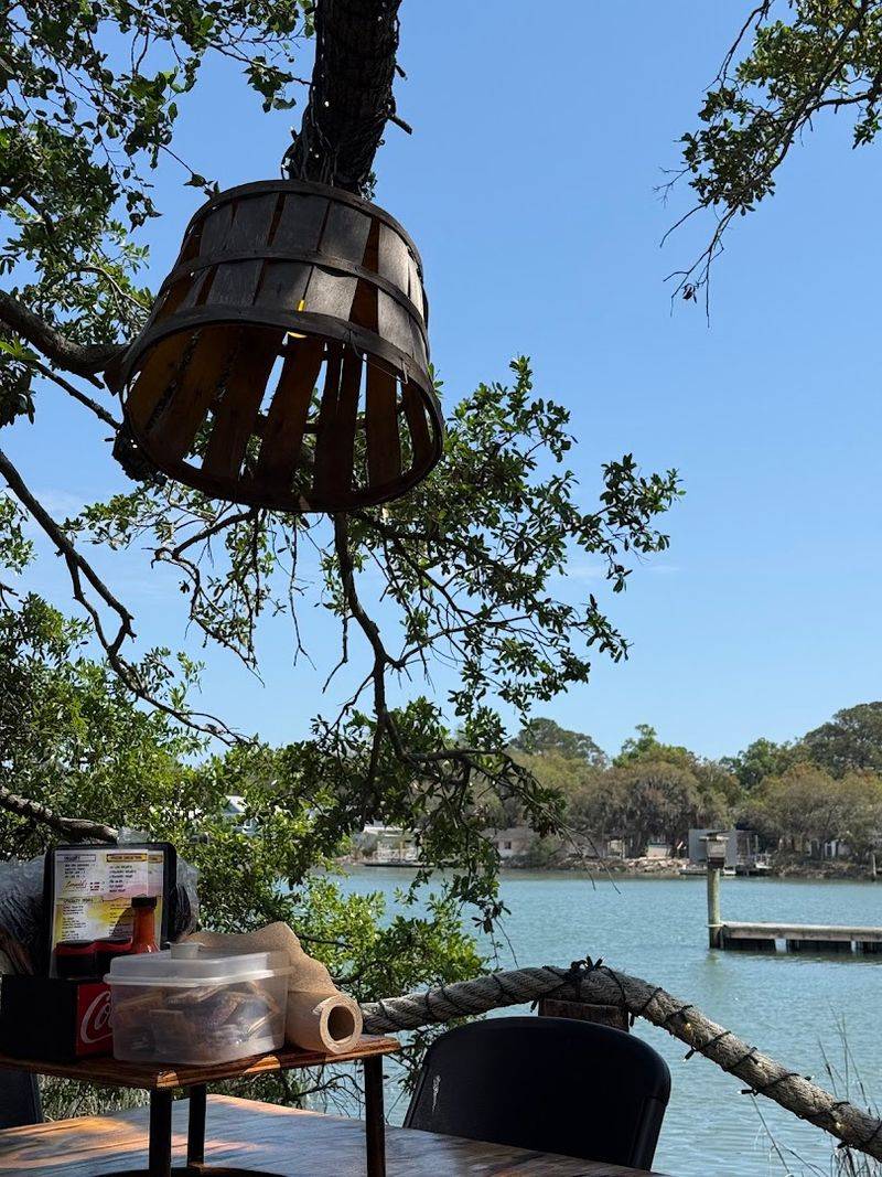 The Waterside Setting That Feels Like Dining in a Treehouse The Waterside Setting That Feels Like Dining in a Treehouse