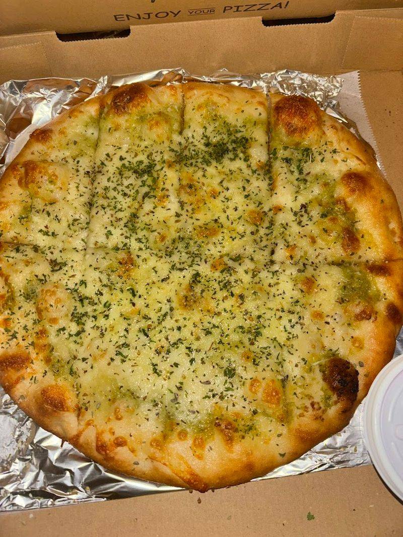 The White Pizza That Left One Reviewer Speechless