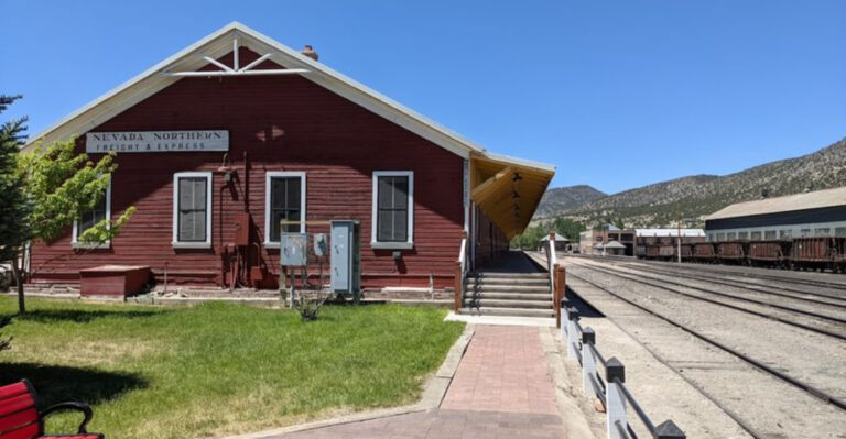 This Beautiful Small Town In Nevada Offers Peace, Quiet, And No Crowds
