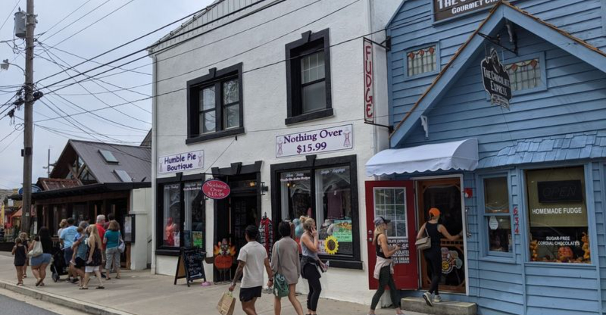 This Charming Georgia Mountain Town Feels Like The Perfect Setting For A Hallmark Film