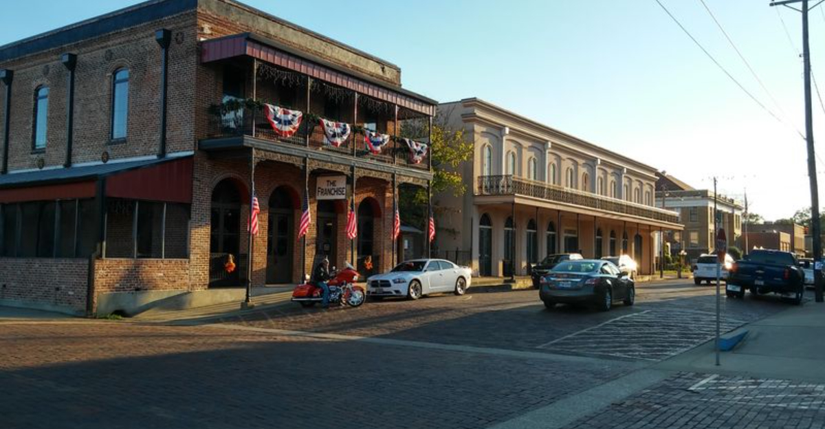 This Dreamy Small Town In Texas Will Make You Feel Like Youre In A Living Postcard