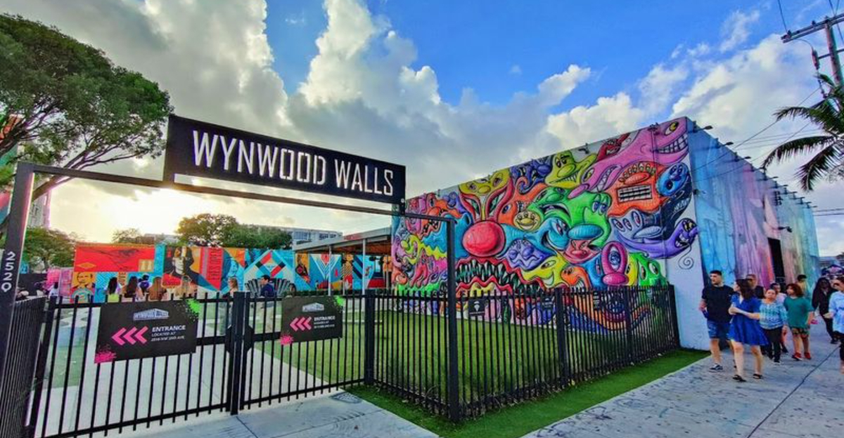This Enchanting Outdoor Museum In Florida Feels Like Stepping Into Alices Wonderland