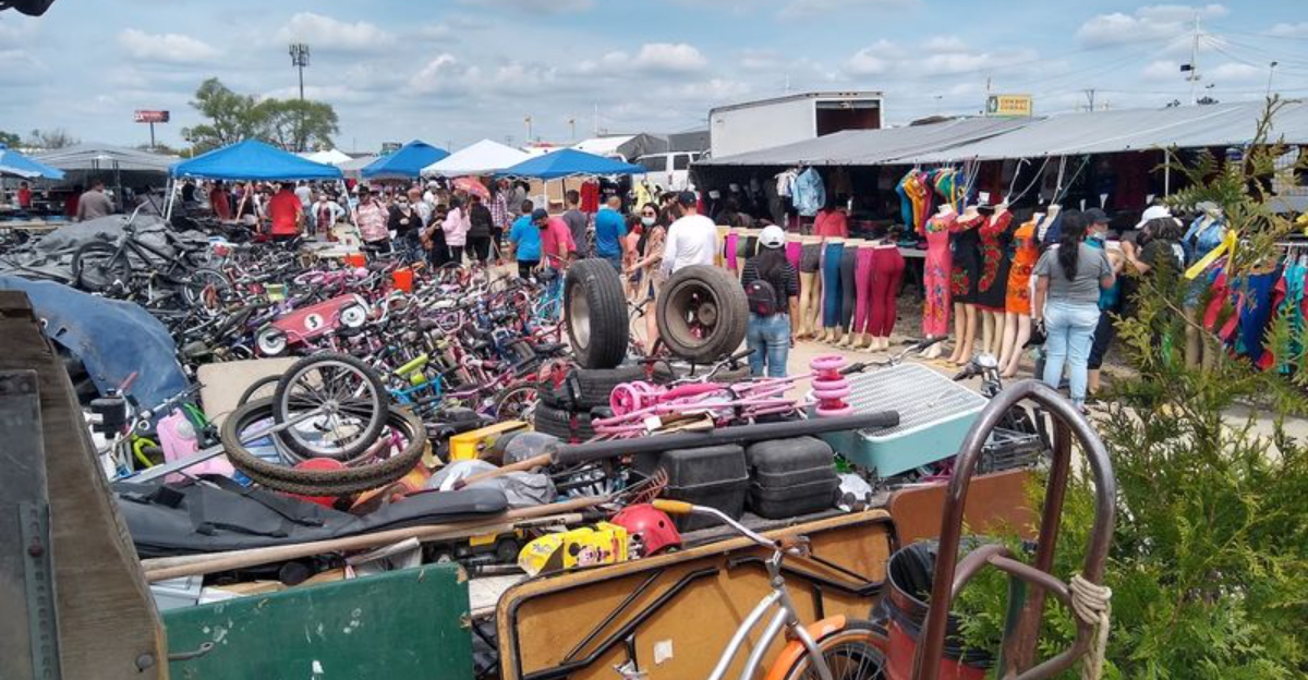 This Enormous Illinois Swap Meet Is Packed With Deals That Make Big Box Prices Look Ordinary