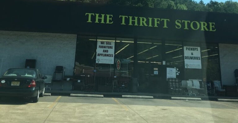 This Enormous Tennessee Thrift Store Is So Big, You Could Easily Spend The Entire Day Exploring