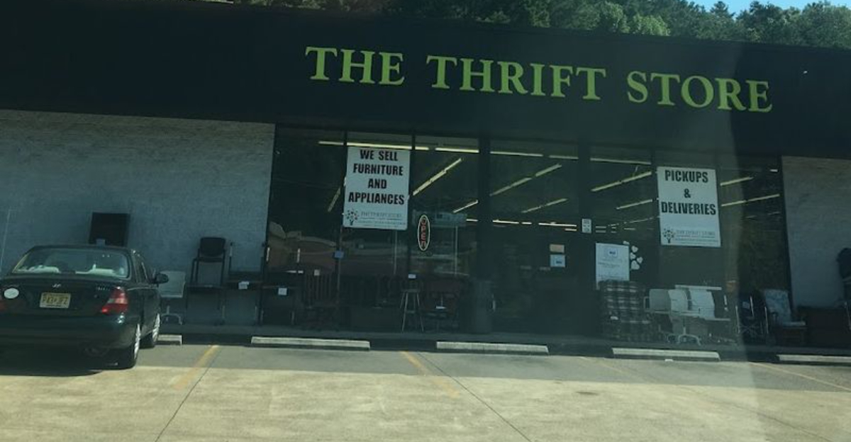 This Enormous Tennessee Thrift Store Is So Big You Could Easily Spend The Entire Day
