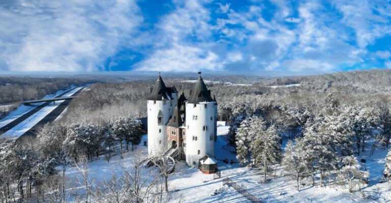 This Fairytale-Like Welsh Castle In Tennessee Feels Straight Out Of A Dream