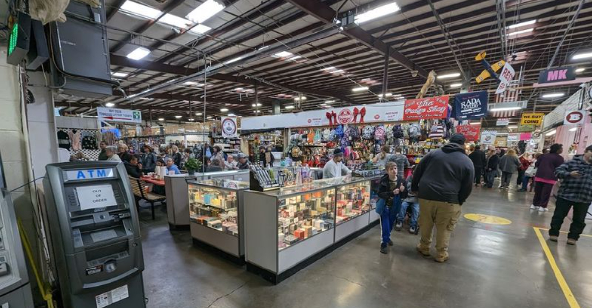 This Giant Tennessee Flea Market Can Easily Keep You Browsing For An Entire Day