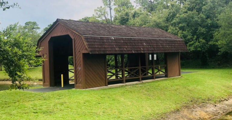 This Hidden Covered Bridge In Florida Looks Like Something From A Storybook
