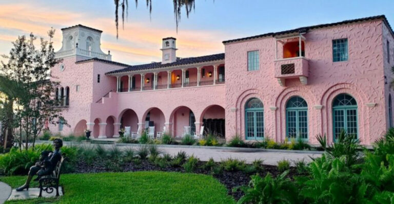 This Historic Florida Hotel Has Been Bringing Gatsby-Era Elegance To Guests For Nearly A Century