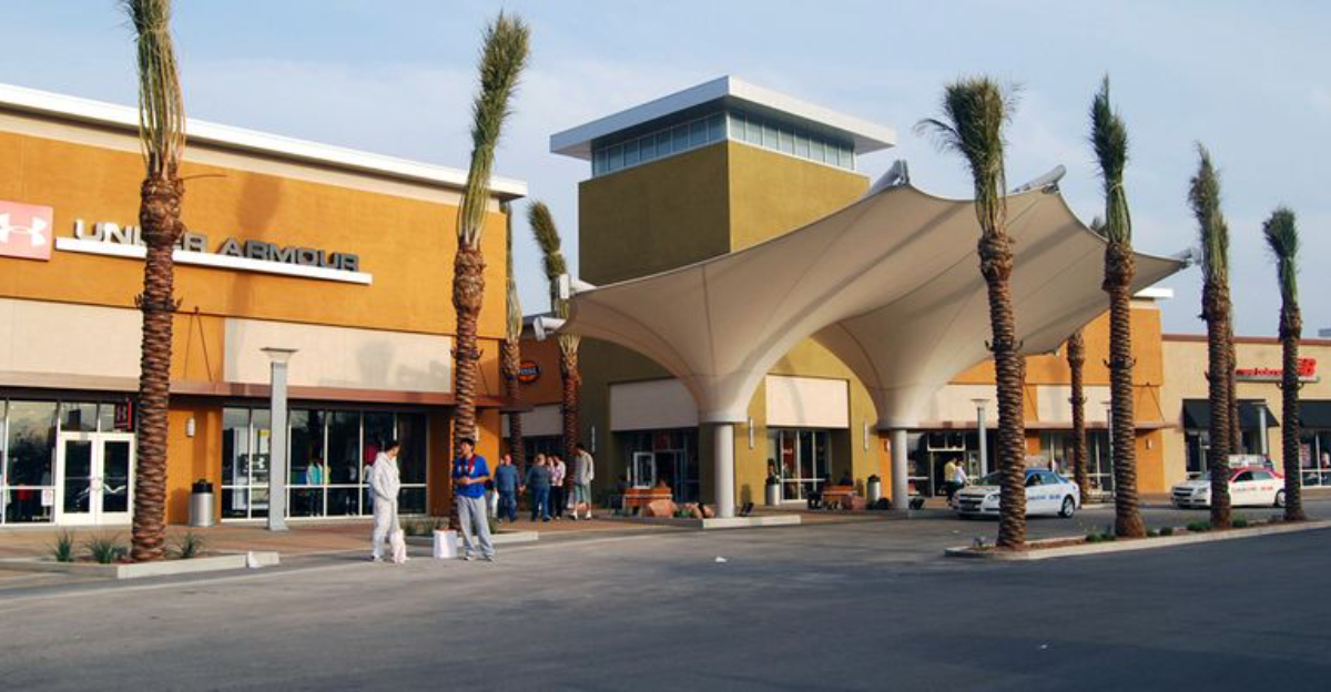 This Massive Nevada Outlet Mall Is A Dream Destination For Anyone Who Loves A Great Bargain