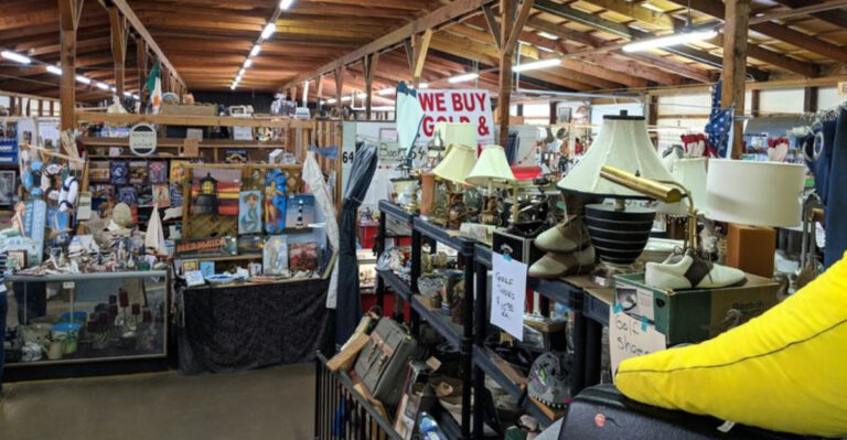 This Massive Ohio Flea Market Is A Dream Destination For Bargain Hunters