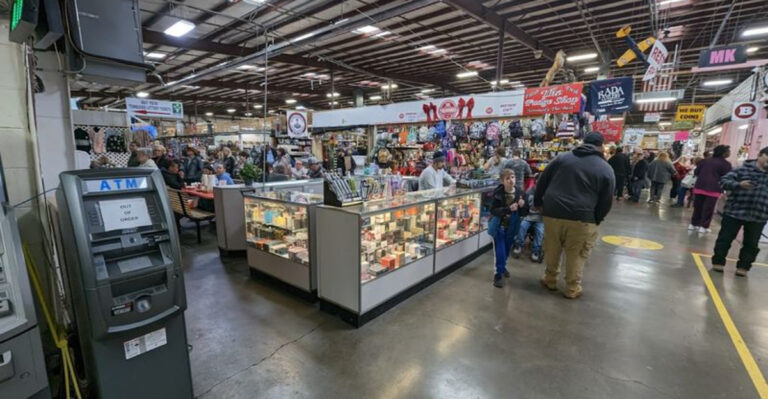 This Massive Tennessee Flea Market Is So Big, Locals Say It Takes All Day To Explore