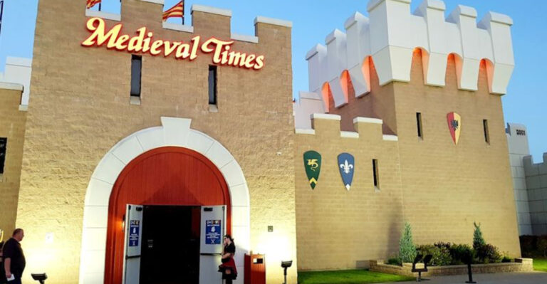 This One-Of-A-Kind Medieval Restaurant In Illinois Is Unlike Anything You’ve Ever Experienced