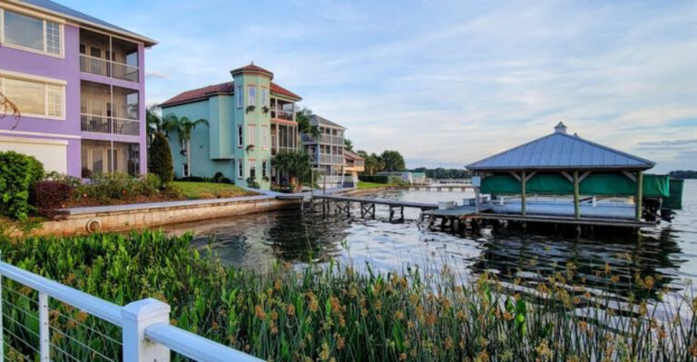 This Peaceful Florida Town Feels Like A Place Where Time Simply Slows Down