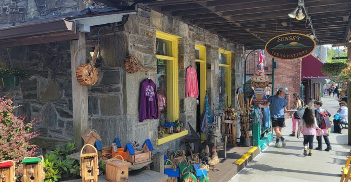 This Peaceful North Carolina Town Is The Perfect Place To Leave Your Stress Behind