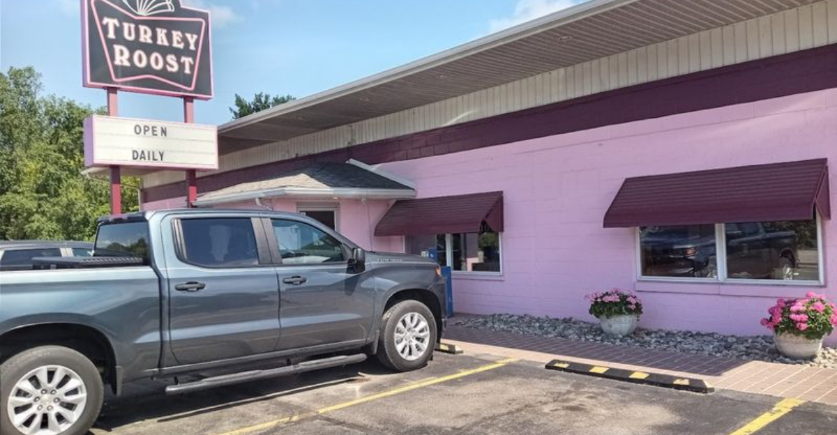 This Quirky Michigan Roadside Restaurant Makes Every Day Feel Like Thanksgiving