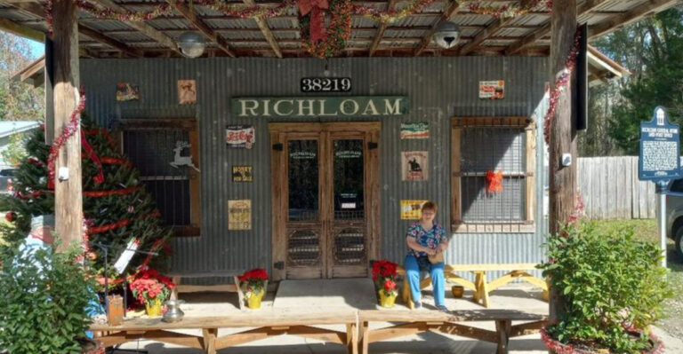 This Tiny Off-The-Beaten-Path General Store In Florida Has Been Serving Visitors For More Than 92 Years