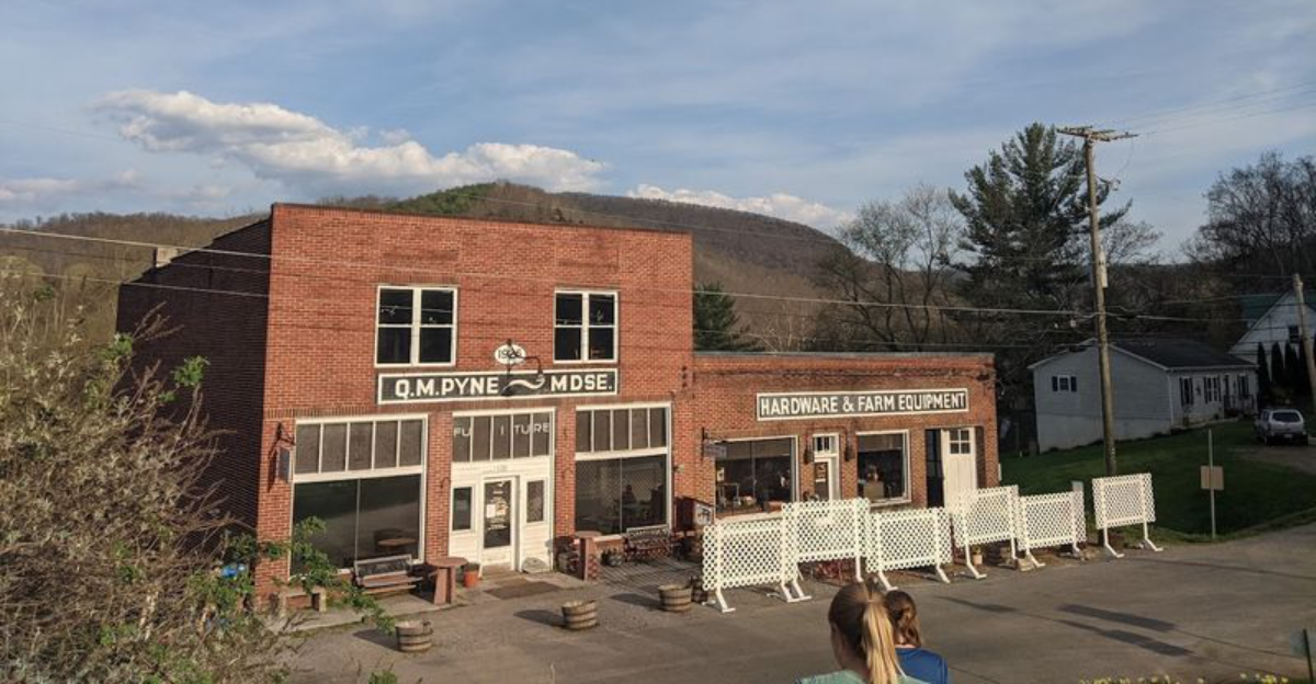 This Tiny Virginia Restaurant Is Worth The Drive From Anywhere In The State