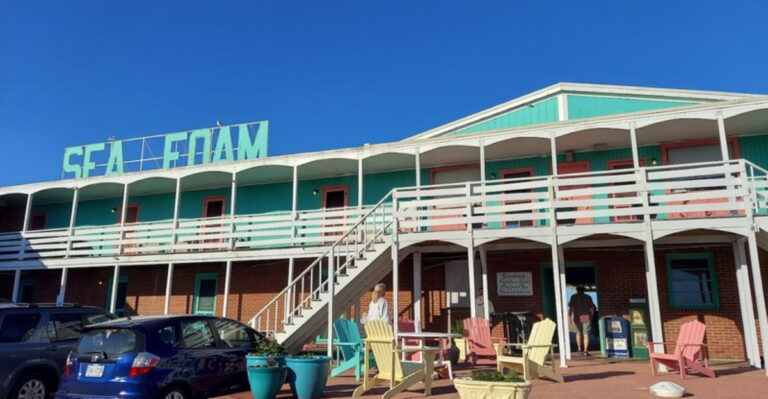 This Vintage North Carolina Motel Brings Back The Golden Age Of American Road Trips
