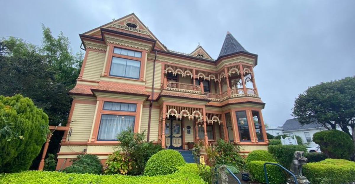 This gorgeous historic town in California looks like it was made for a Hallmark movie
