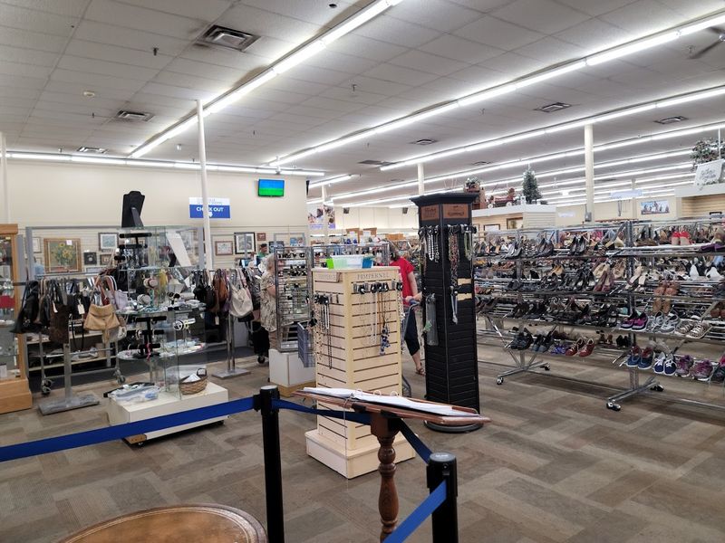 Thursday Evening Hours for After-Work Shoppers