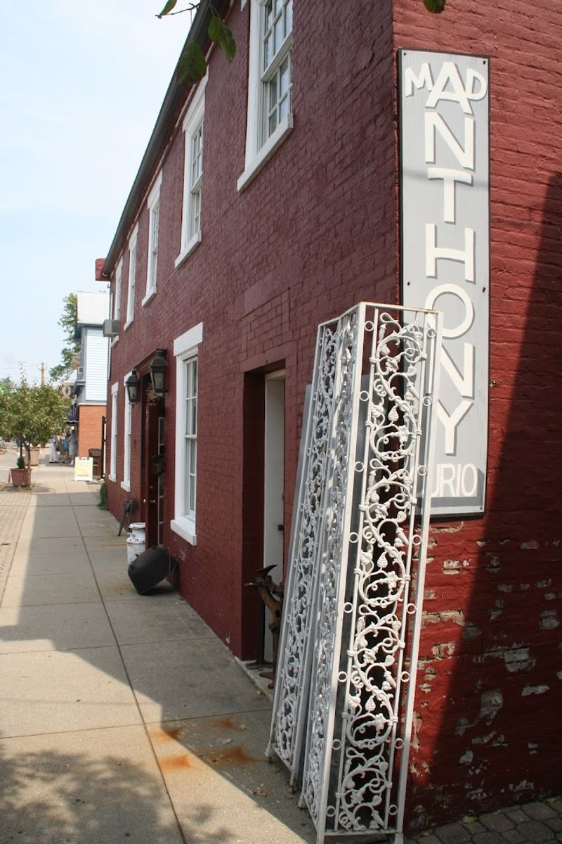 Tips for First-Time Antique Shoppers in Waynesville
