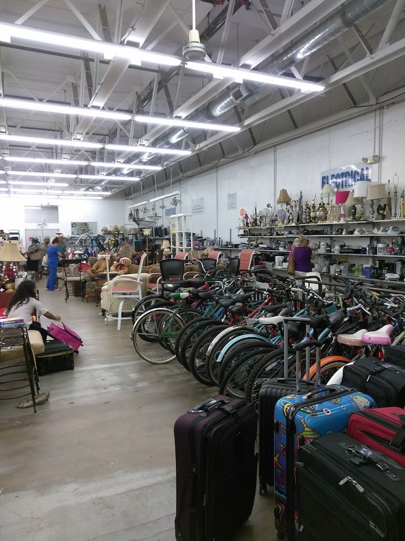 Tips to Make the Most of Your Visit to Red White & Blue Thrift Store