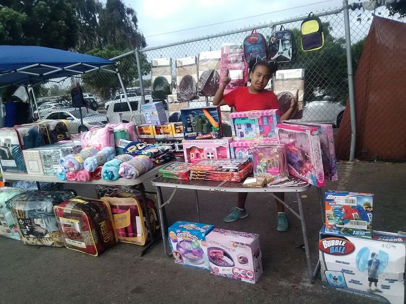 Toys, Knick-Knacks, and Oddly Satisfying Junk Toys, Knick-Knacks, and Oddly Satisfying Junk