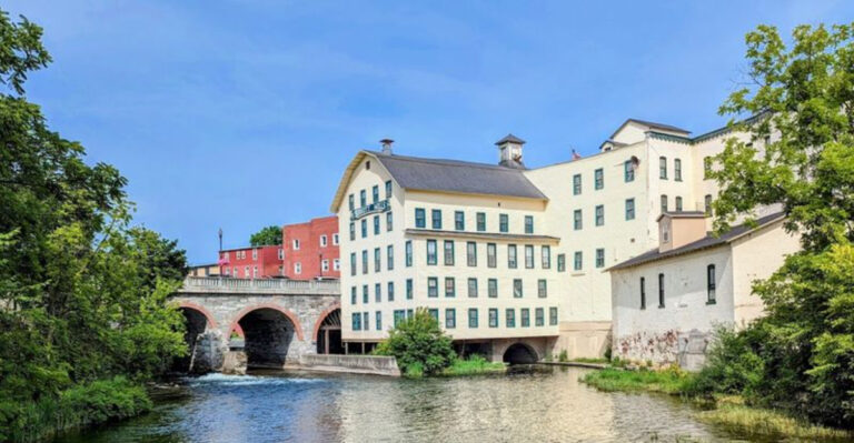 Travelers Can’t Resist Stopping In This Charming New York Town – And The Reason Becomes Clear Instantly