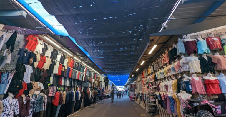 Treasure Hunters Can Spend An Entire Weekend Exploring This Huge Arizona Flea Market