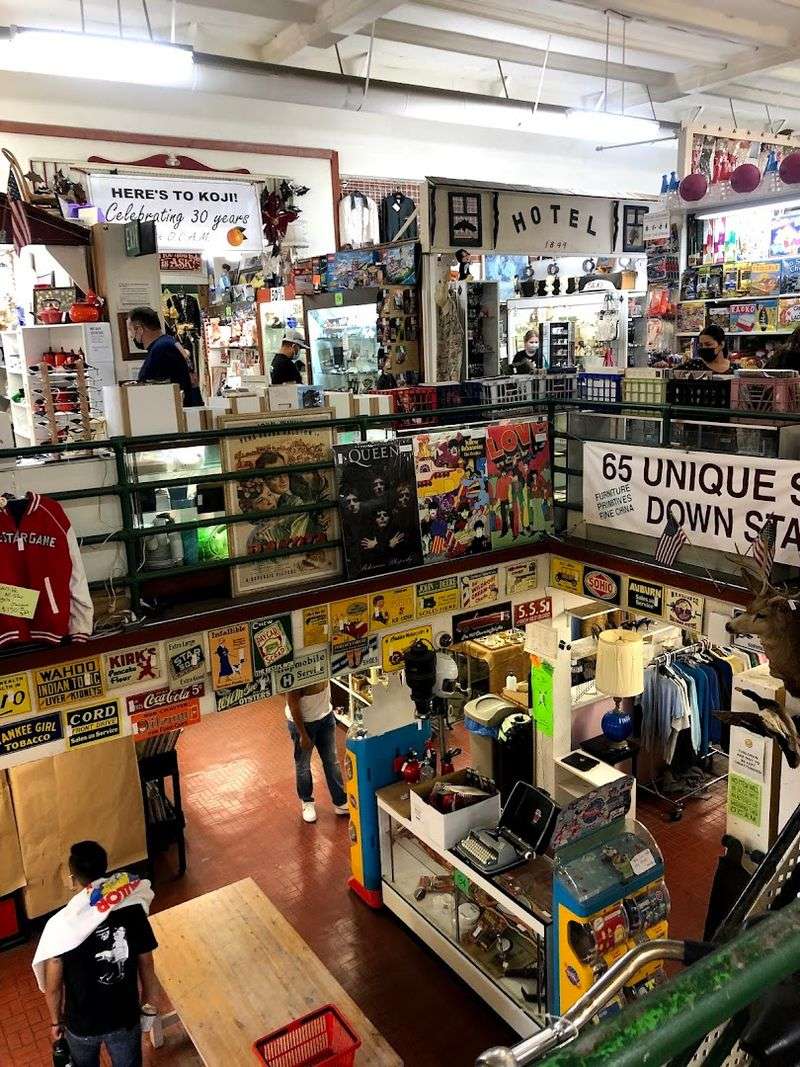 Two Floors of Pure Vintage Magic Two Floors of Pure Vintage Magic
