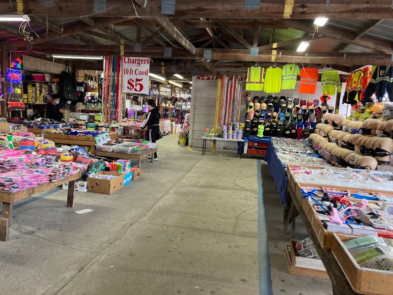 US 1 Metro Flea Market - West Columbia, South Carolina