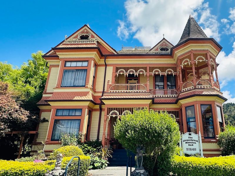 Victorian Inn: Sleeping Inside a Piece of History Victorian Inn: Sleeping Inside a Piece of History