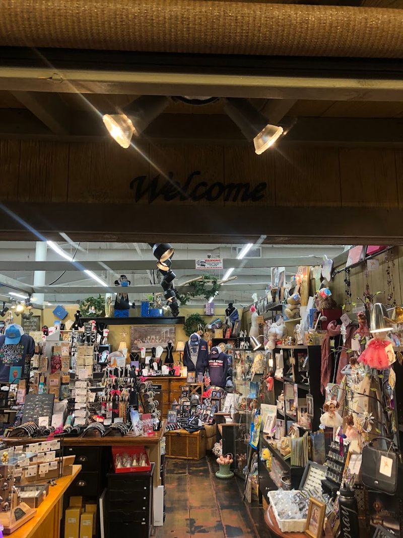 Vintage Antiques and Collectibles Are Around Every Corner