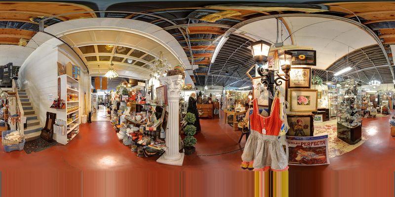 Vintage Clothing and Accessories That Actually Impress