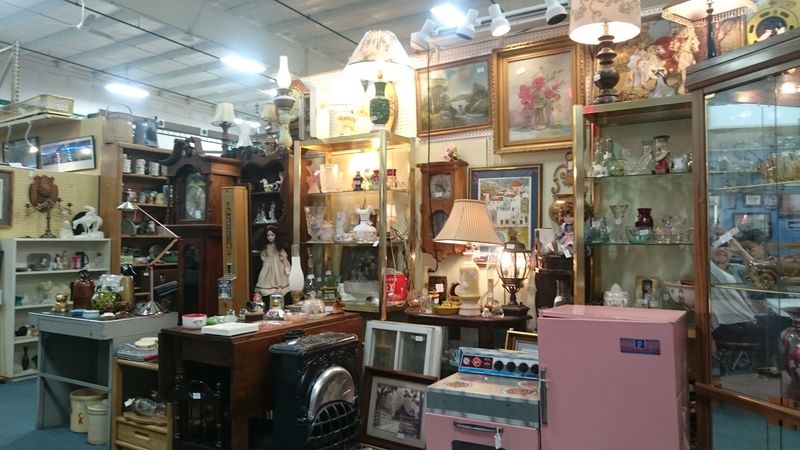 Vintage Clothing and Fashion Accessories Worth Digging For
