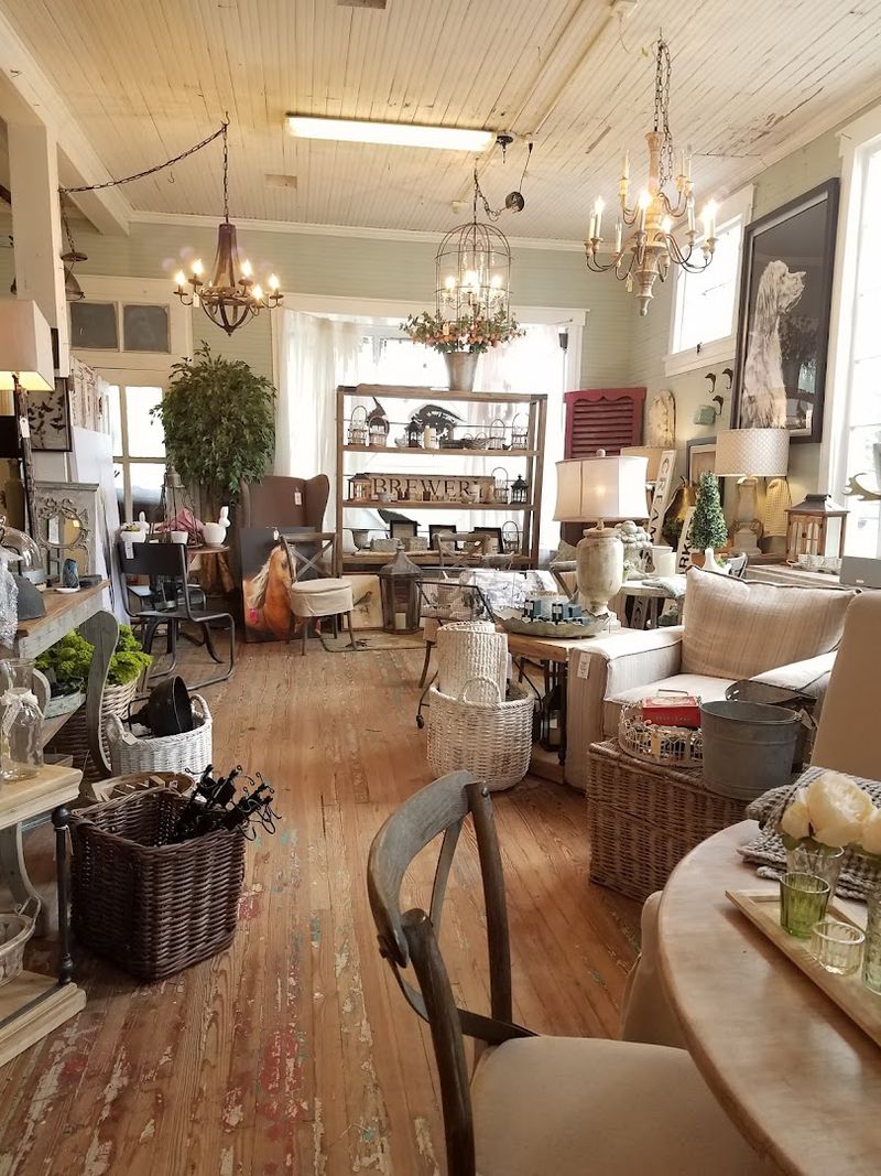 Vintage Clothing and Jewelry Worth Browsing